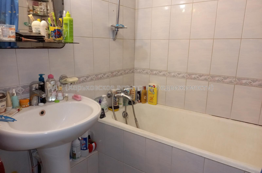 Продам квартиру, Лебединская ул. , 4  ком., 105 м², капитальный ремонт 