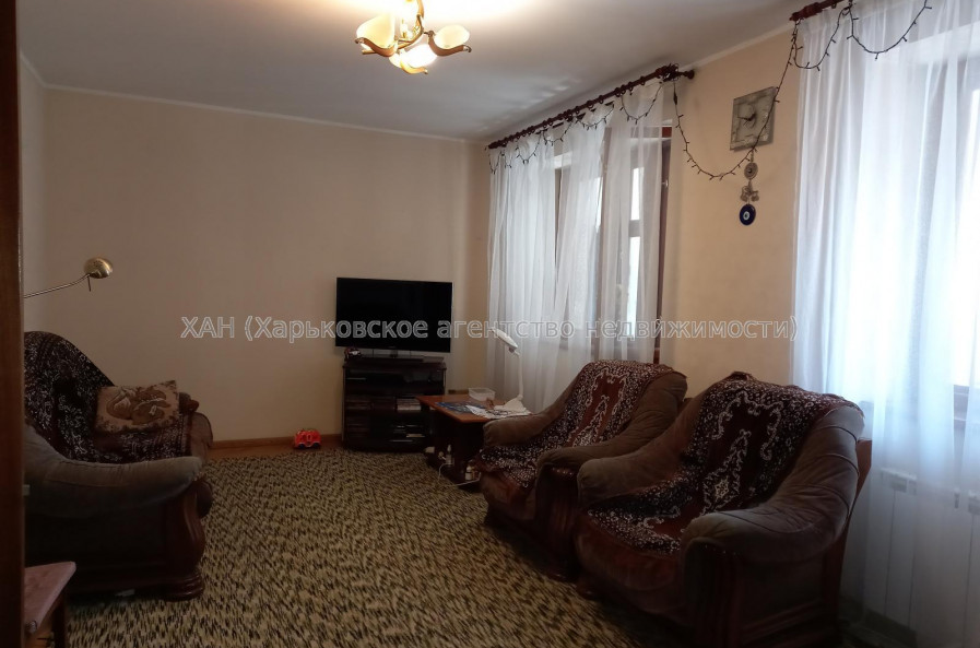 Продам квартиру, Лебединская ул. , 4  ком., 105 м², капитальный ремонт 