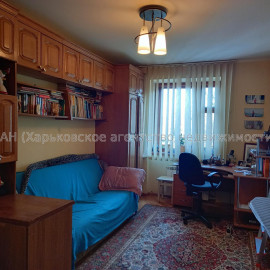 Продам квартиру, Лебединская ул. , 4  ком., 105 м², капитальный ремонт