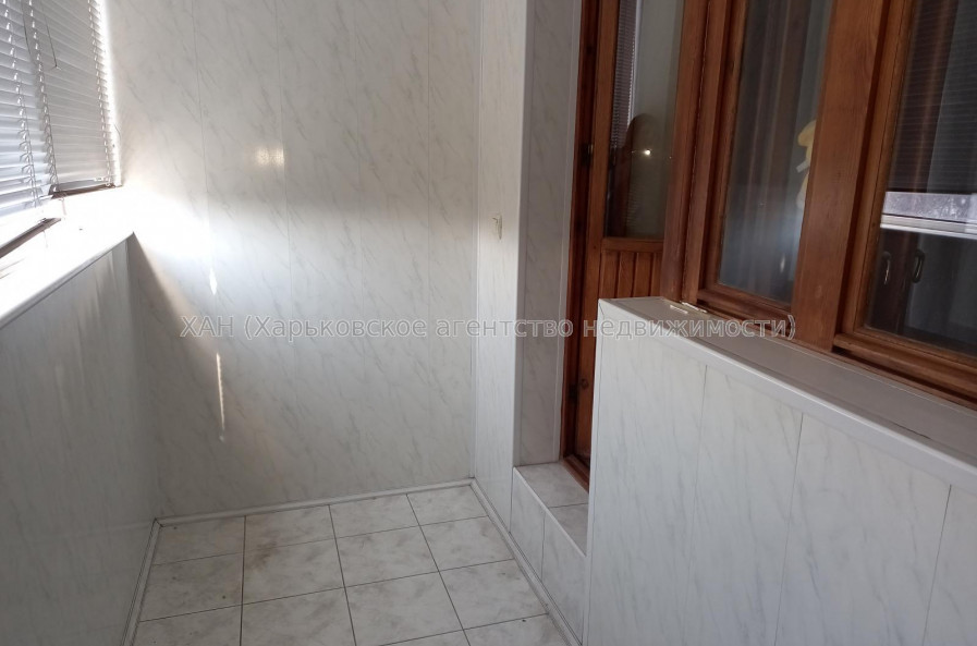 Продам квартиру, Лебединская ул. , 4  ком., 105 м², капитальный ремонт 
