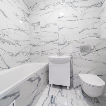 Продам квартиру, Заливная ул. , 1  ком., 42 м², евроремонт 
