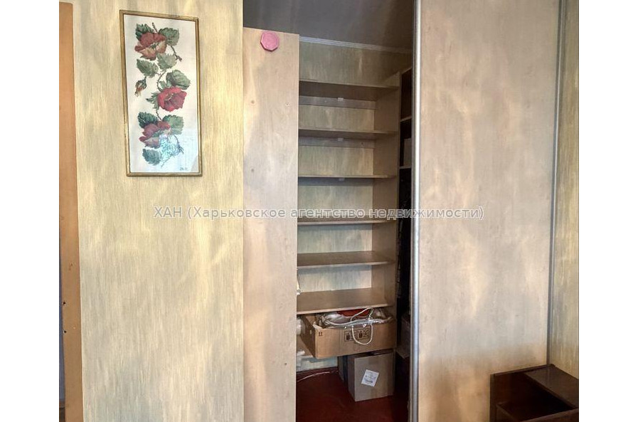Продам квартиру, Бучмы ул. , 2 кім., 46 м², капитальный ремонт 