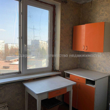 Продам квартиру, Победы просп. , 1  ком., 33 м², советский ремонт 