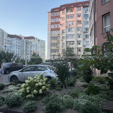 Продам квартиру, Героев Харькова просп. , 131Г , 1 кім., 38.70 м², косметический ремонт 