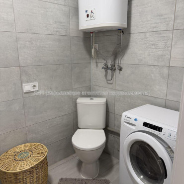 Продам квартиру, Мира ул. , 1 кім., 44 м², евроремонт 