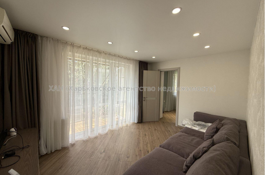 Продам квартиру, Марьинская ул. , 3  ком., 71.70 м², авторский дизайн 