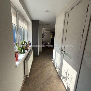 Продам квартиру, Марьинская ул. , 3  ком., 71.70 м², авторский дизайн 