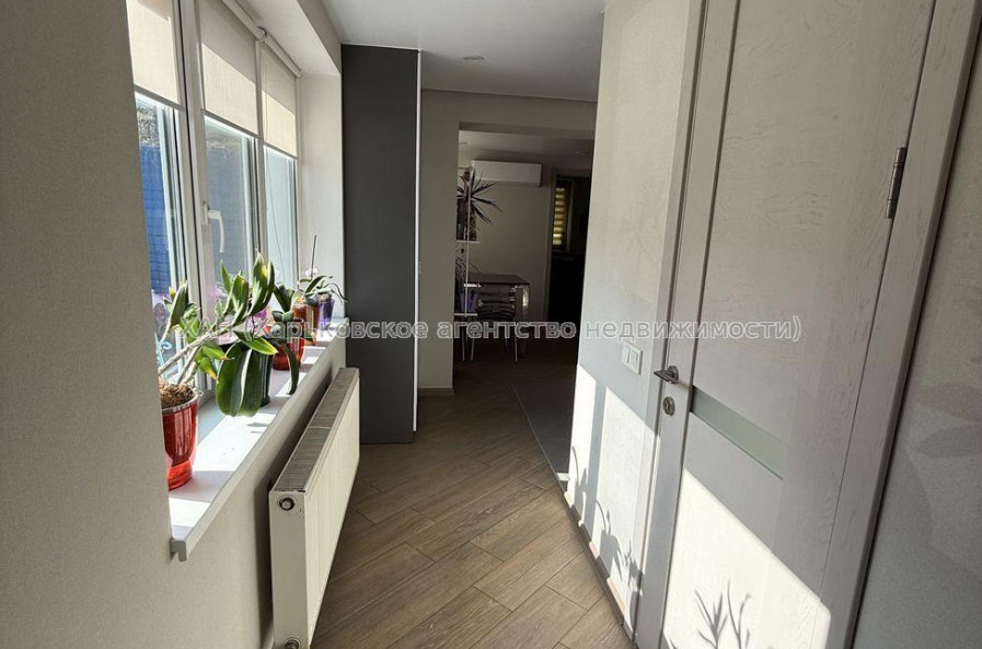 Продам квартиру, Марьинская ул. , 3  ком., 71.70 м², авторский дизайн 