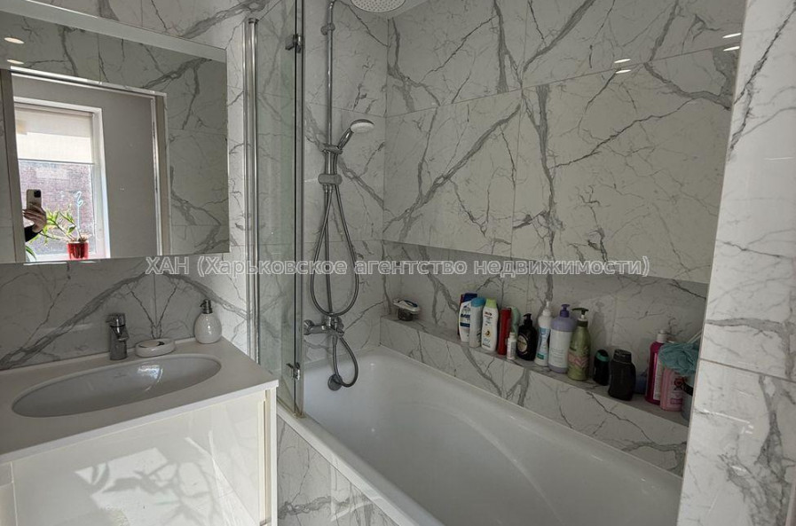 Продам квартиру, Марьинская ул. , 3  ком., 71.70 м², авторский дизайн 