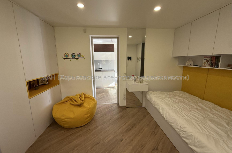 Продам квартиру, Марьинская ул. , 3  ком., 71.70 м², авторский дизайн 