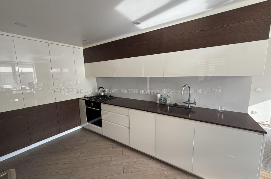 Продам квартиру, Марьинская ул. , 3  ком., 71.70 м², авторский дизайн 