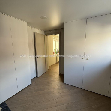 Продам квартиру, Марьинская ул. , 3  ком., 71.70 м², авторский дизайн 