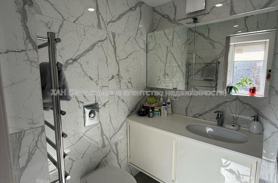 Продам квартиру, Марьинская ул. , 3  ком., 71.70 м², авторский дизайн 