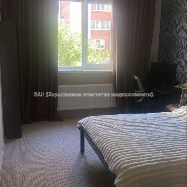 Продам квартиру, Драгоманова ул. , 1 кім., 42 м², капитальный ремонт 