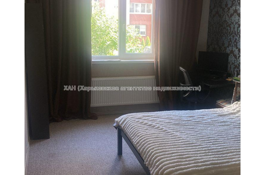 Продам квартиру, Драгоманова ул. , 1 кім., 42 м², капитальный ремонт 
