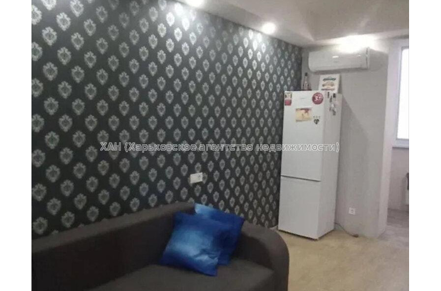 Продам квартиру, Драгоманова ул. , 1 кім., 42 м², капитальный ремонт 