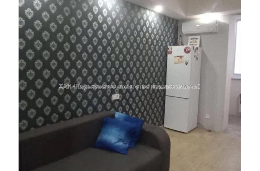Продам квартиру, Драгоманова ул. , 1 кім., 42 м², капитальный ремонт 