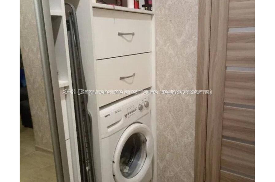 Продам квартиру, Драгоманова ул. , 1 кім., 42 м², капитальный ремонт 