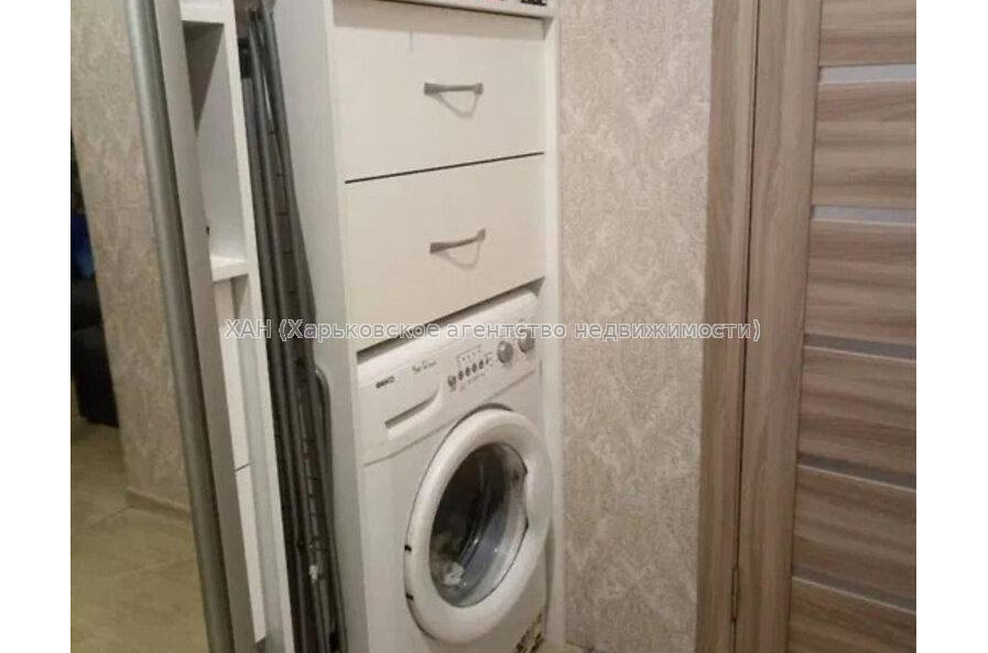 Продам квартиру, Драгоманова ул. , 1 кім., 42 м², капитальный ремонт 