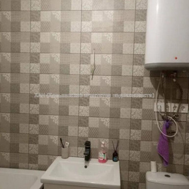 Продам квартиру, Драгоманова ул. , 1 кім., 42 м², капитальный ремонт 