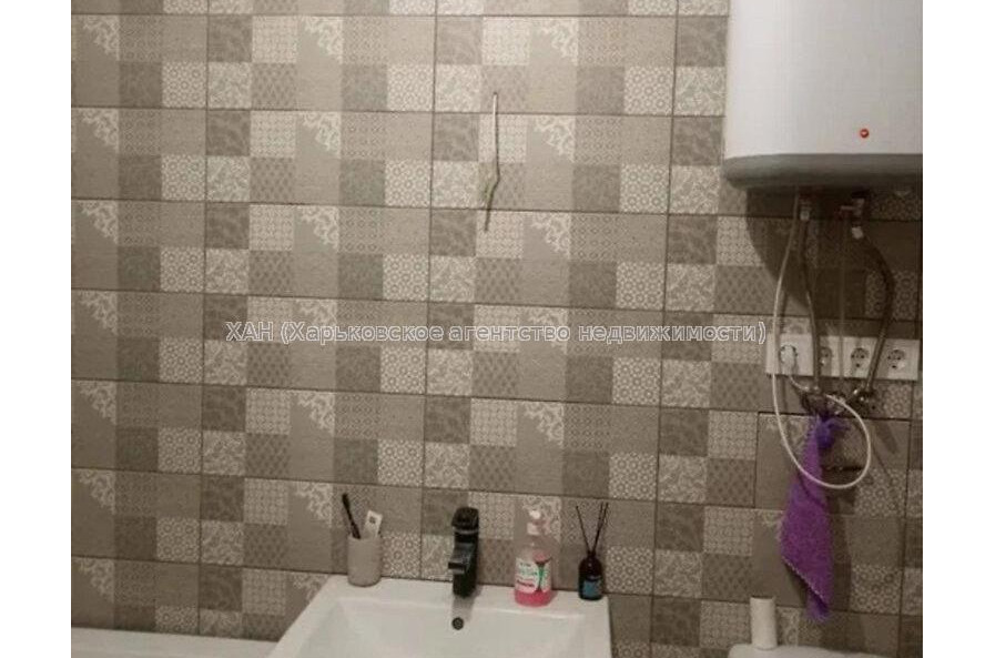 Продам квартиру, Драгоманова ул. , 1 кім., 42 м², капитальный ремонт 