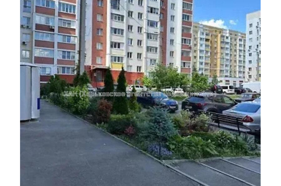 Продам квартиру, Драгоманова ул. , 1 кім., 42 м², капитальный ремонт 