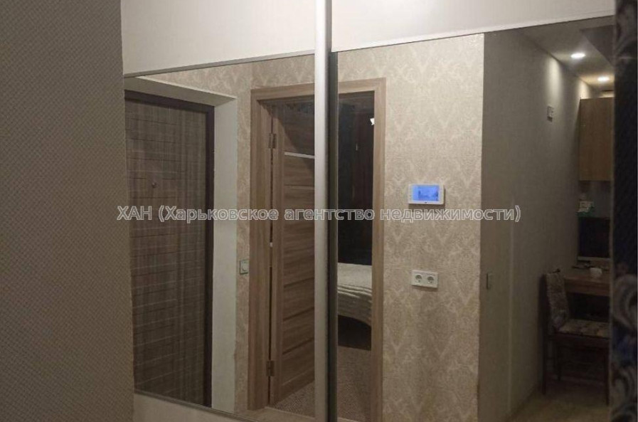 Продам квартиру, Драгоманова ул. , 1 кім., 42 м², капитальный ремонт 