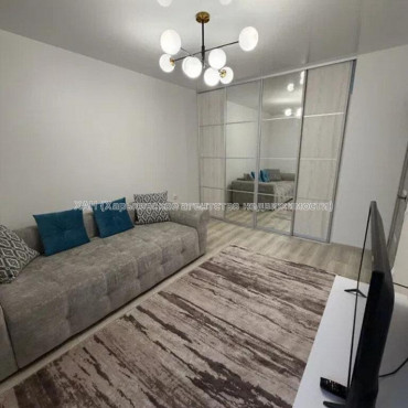 Продам квартиру, Героев Харькова просп. , 1  ком., 38.50 м², капитальный ремонт 