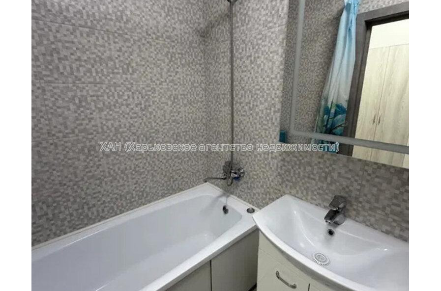 Продам квартиру, Героев Харькова просп. , 1  ком., 38.50 м², капитальный ремонт 