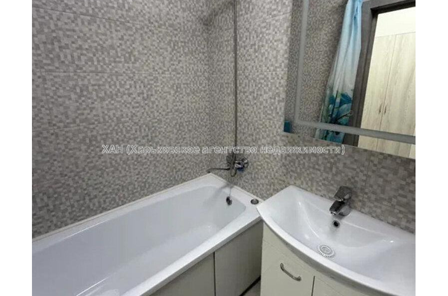 Продам квартиру, Героев Харькова просп. , 1  ком., 38.50 м², капитальный ремонт 