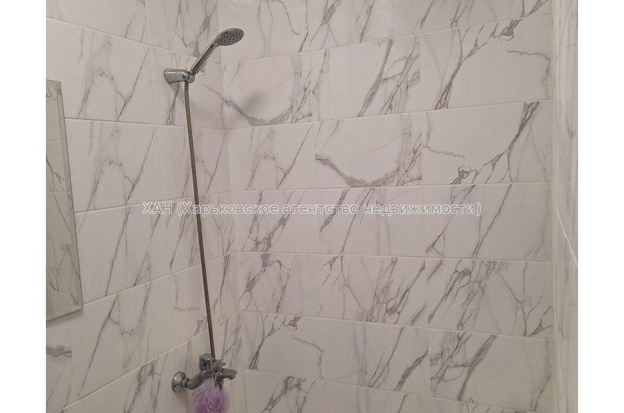 Продам квартиру, Героев Харькова просп. , 1  ком., 32 м², капитальный ремонт 