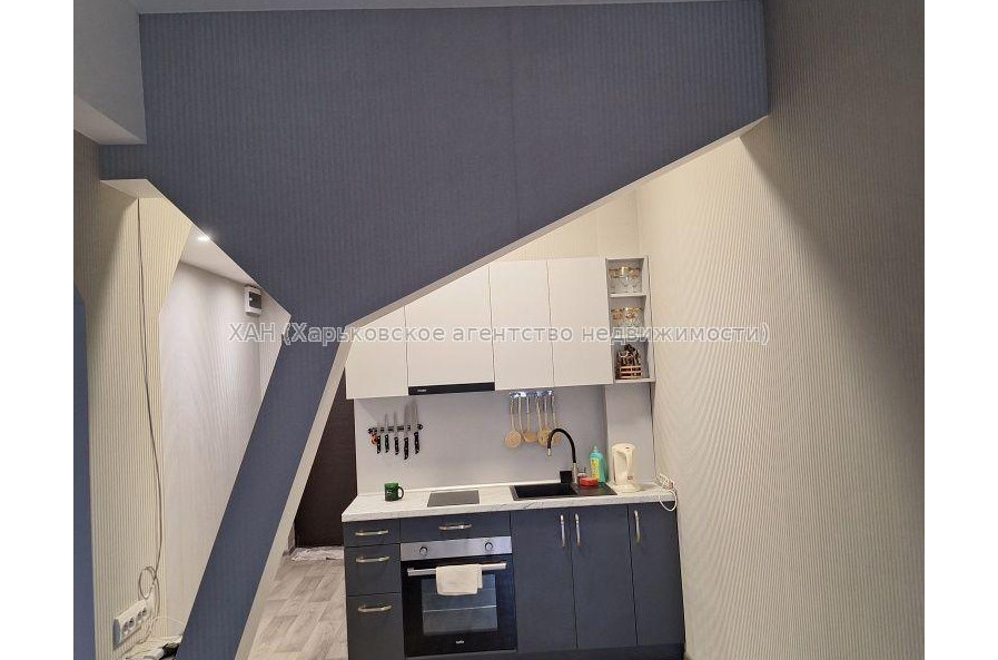 Продам квартиру, Героев Харькова просп. , 1  ком., 32 м², капитальный ремонт 