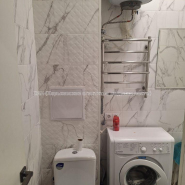 Продам квартиру, Героев Харькова просп. , 1  ком., 32 м², капитальный ремонт 