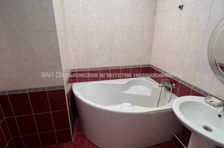 Продам квартиру, 4  ком., 52.80 м², авторский дизайн 