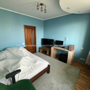Продам квартиру, 4  ком., 52.80 м², авторский дизайн 
