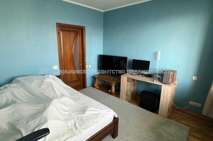 Продам квартиру, 4  ком., 52.80 м², авторский дизайн 