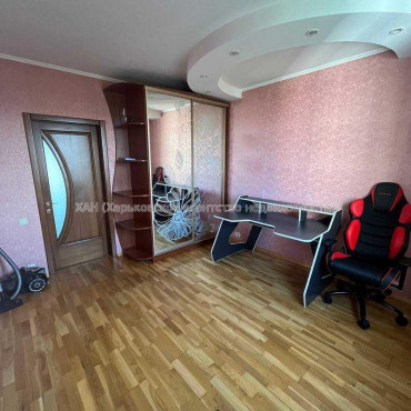Продам квартиру, 4  ком., 52.80 м², авторский дизайн 