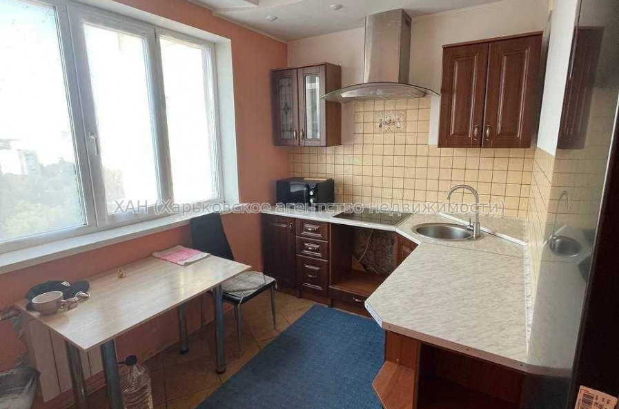 Продам квартиру, 4  ком., 52.80 м², авторский дизайн 