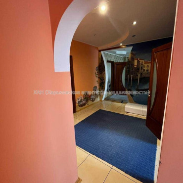 Продам квартиру, 4  ком., 52.80 м², авторский дизайн 