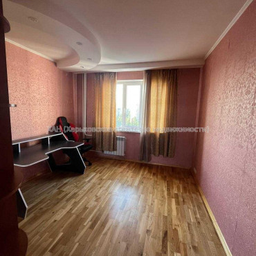 Продам квартиру, 4  ком., 52.80 м², авторский дизайн 