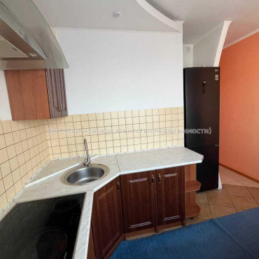 Продам квартиру, 4  ком., 52.80 м², авторский дизайн 