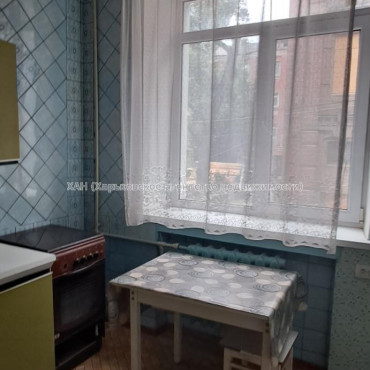 Продам квартиру, Воробьева ул. , 15/19 , 3 кім., 70.30 м², капитальный ремонт 