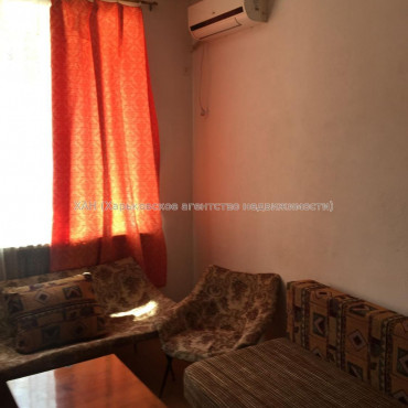 Продам квартиру, Костомаровская ул. , 1  ком., 32 м², косметический ремонт 
