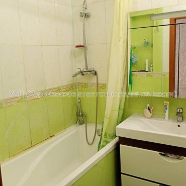 Продам квартиру, Салтовское шоссе , 3  ком., 66.60 м², капитальный ремонт 