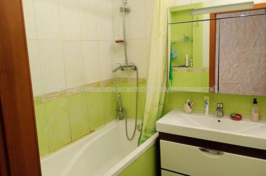 Продам квартиру, Салтовское шоссе , 3  ком., 66.60 м², капитальный ремонт 