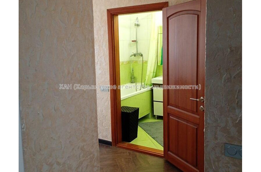Продам квартиру, Салтовское шоссе , 3  ком., 66.60 м², капитальный ремонт 