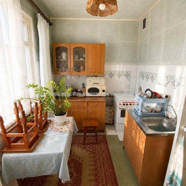 Продам квартиру, Фесенковский въезд , 2  ком., 52 м², косметический ремонт 