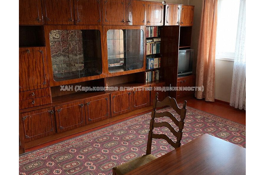 Продам квартиру, Фесенковский въезд , 2  ком., 52 м², косметический ремонт 