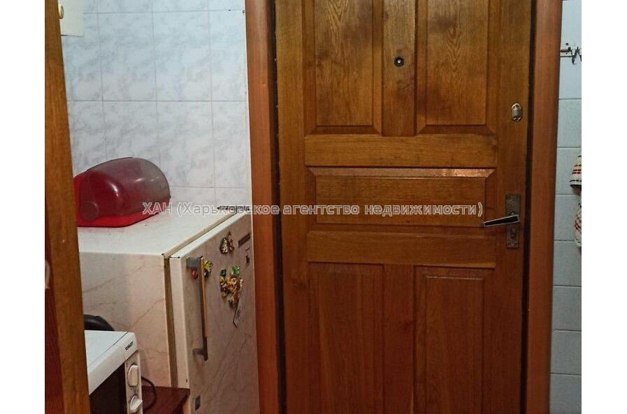 Продам квартиру, Ньютона ул. , 1 кім., 18.50 м², советский ремонт 
