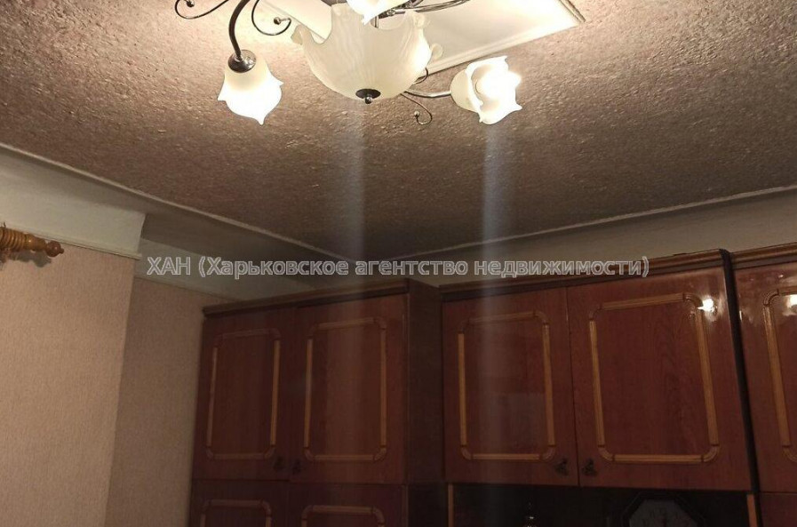 Продам квартиру, Ньютона ул. , 1 кім., 18.50 м², советский ремонт 